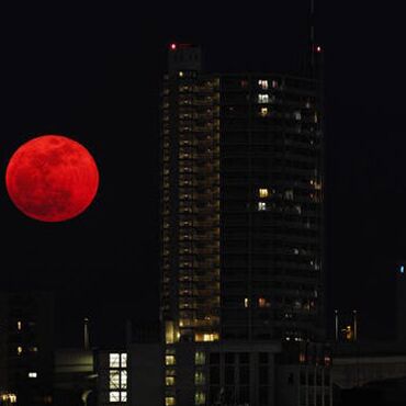 बुधवार की रात होगी बहुत अनोखी रात, अपना रूप बदलकर इस तरह दिखाई देगा चाँद
