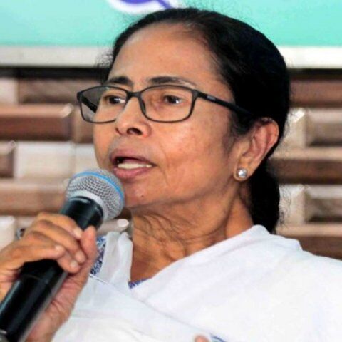 BJP फैला रही सांप्रदायिक हिंसा: ममता