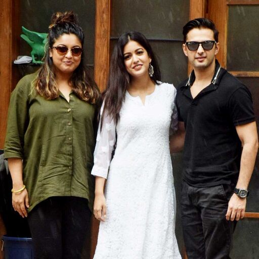 नाना पाटेकर पर तनुश्री दत्ता ने लगाया यौन उत्पीड़न का अरोप, सब उसका सच जानते हैं पर... नाना पाटेकर पर तनुश्री दत्ता ने लगाया यौन उत्पीड़न का अरोप, सब उसका सच जानते हैं पर...