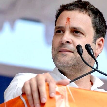 राहुल गांधी ने कांग्रेस कार्यकर्ता को पढ़ाया सोशल मीडिया पर और अधिक सक्रियता होने का पाठ