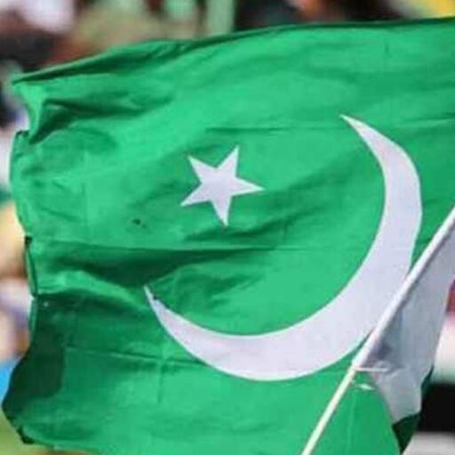 लाहौर के सूफी दरगाह पर हुए आत्मघाती हमले में मरने वालों की संख्या बढ़कर 13 हुई