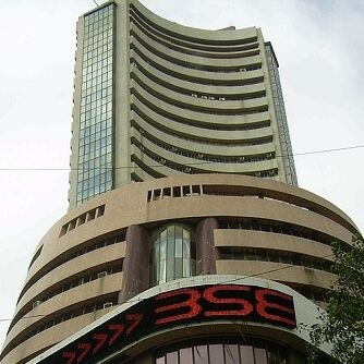 सेंसेक्स 43 अंक गिरकर 34906 के स्तर पर, फार्मा शेयर्स में हुई मुनाफावसूली