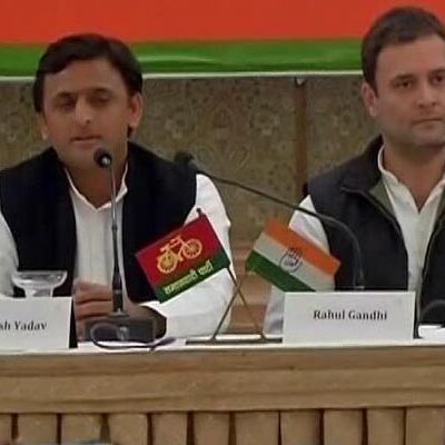 आखिर साथ आ ही गए #Akhilesh और #RahulGandhi, चुनावों के लिए आखिर साथ आ ही गए #Akhilesh और #RahulGandhi, चुनावों के लिए