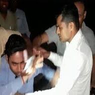 मानवाधिकार आयोग ने डीजीपी को दिया नोटिस पत्रकार की पिटाई का मामला: यूपी मानवाधिकार आयोग ने डीजीपी को दिया नोटिस पत्रकार की पिटाई का मामला: यूपी