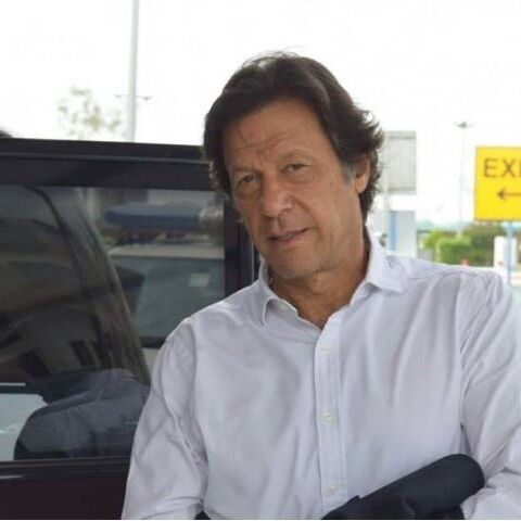 पीएम बनने के बाद एक्शन में इमरान खान, सुरक्षा मुद्दों पर बैठक के लिए पहुंचे सेना मुख्यालय