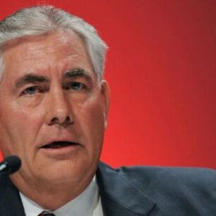 माइक पोम्पिओ ने ली अमेरिका के 70वें विदेश मंत्री के रूप में शपथ