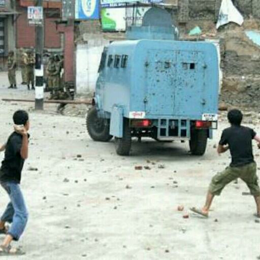 नहीं माने कश्मीर के पत्थरबाज तो हो जाएंगे अंधे, लौट रहा है उनसे निपटने ये हीरो