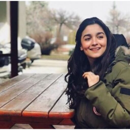 रणबीर के साथ रिश्ते पर पूछे गए सवाल पर आलिया भट्ट ने कहा- मुझे शर्म आ रही है... रणबीर के साथ रिश्ते पर पूछे गए सवाल पर आलिया भट्ट ने कहा- मुझे शर्म आ रही है...