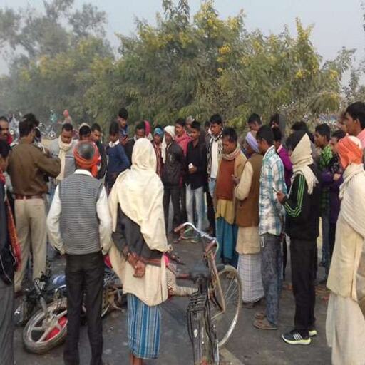 ट्रक ने बाइक सवार चार लोगों को रौंदा