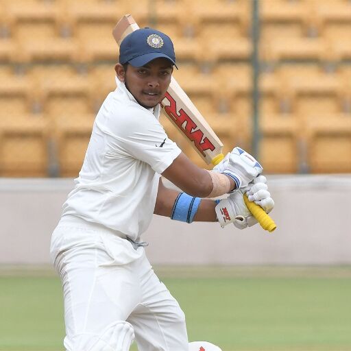 सिर्फ पदार्पण मैच शतक ही नहीं, ये रिकॉर्ड भी हैं पृथ्वी शॉ के नाम