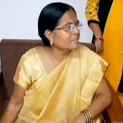 मुजफ्फरपुर बालिका गृह मामला: पूर्व मंत्री मंजू वर्मा के निवास पर सीबीआई ने मारा छापा