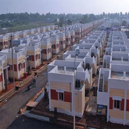 गरीबों के लिए पक्के कागजी मकान बनाने में उत्तर प्रदेश सबसे आगे