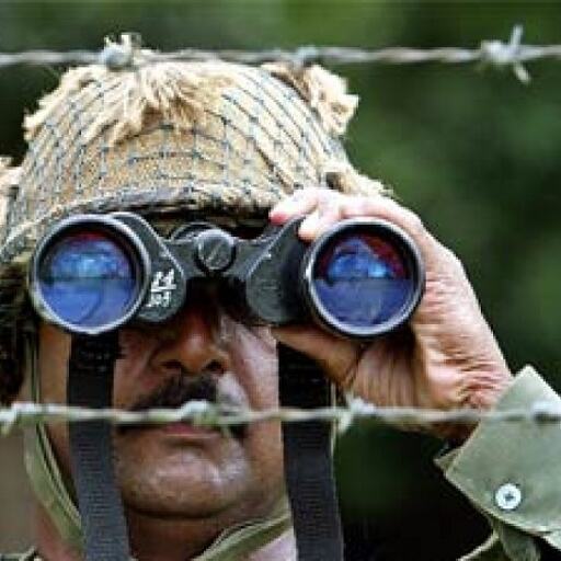 BSF बार-बार पाक रेंजर्स को फोन लगाता रहा, घंटी बजती रही, लेकिन किसी ने उठाया तक नहीं BSF बार-बार पाक रेंजर्स को फोन लगाता रहा, घंटी बजती रही, लेकिन किसी ने उठाया तक नहीं