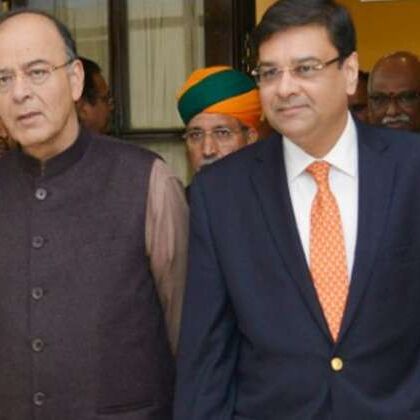 आरबीआई में तनातनी की खबर के बीच आज जेटली से मिलेंगे उर्जित पटेल