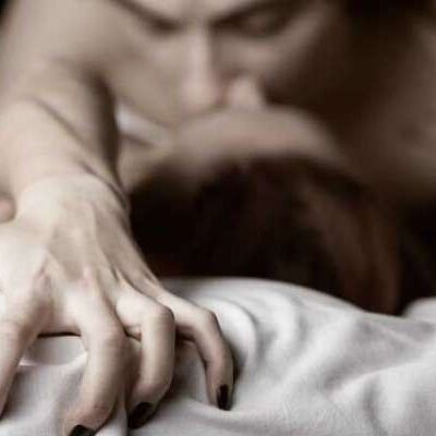 सुहागरात पर बेहतर परफॉर्म करना चाहते हैं तो इन चीज़ों का सेवन छोड़ दें सुहागरात पर बेहतर परफॉर्म करना चाहते हैं तो इन चीज़ों का सेवन छोड़ दें