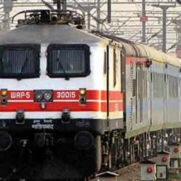 12वीं पास युवाओं के लिए खुशखबरी, रेलवे में निकली ग्रुप सी के लिए भर्तियां, जल्द करें आवेदन 12वीं पास युवाओं के लिए खुशखबरी, रेलवे में निकली ग्रुप सी के लिए भर्तियां, जल्द करें आवेदन