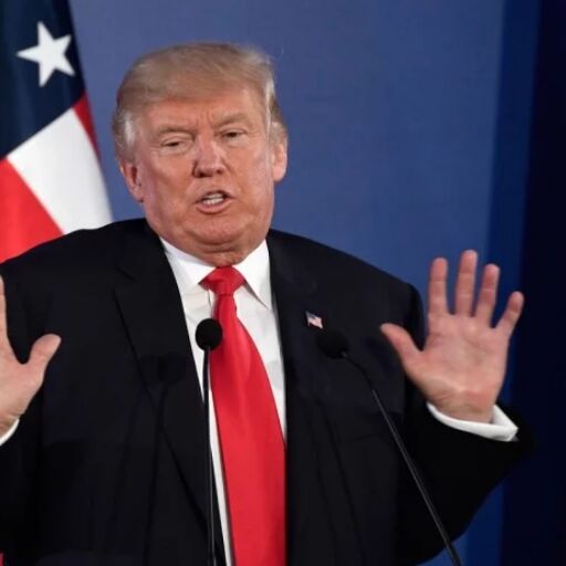 आर्थिक संकट ने तोड़ी अमेरिका की कमर, लाखों लोग बेरोजगारी की कगार पर