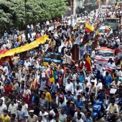 विधानसभा चुनाव से पहले कर्नाटक के लिए अलग झंडे की सिफारिश, हो सकता है विवाद  