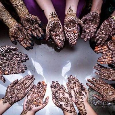 क्यों लगाती हैं महिलाएं सावन में मेहँदी