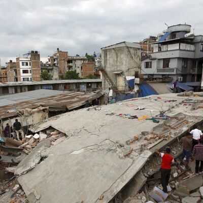 भूकंप आने पर नहीं करने चाहिए ये काम, जानिए कैसे खुद को रखें सुरक्षित
