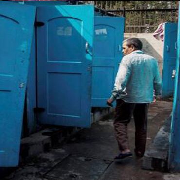 इस युवक को 42 शोचालय में शोच करने जाना पड़ता है, वजह जानकर आपके होश उड़ जाएंगे