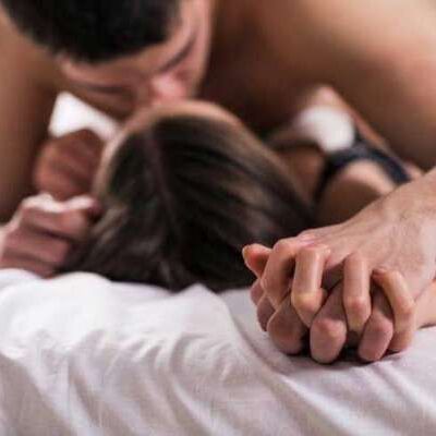 सेक्स को बेस्ट बनाने के लिए अपनाएं कुछ बेस्ट फोरप्ले मूव्स सेक्स को बेस्ट बनाने के लिए अपनाएं कुछ बेस्ट फोरप्ले मूव्स