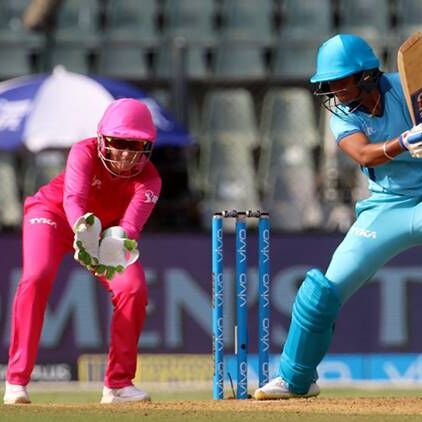 महिला आईपीएल के नाम पर नारी का अपमान ! शर्मनाक