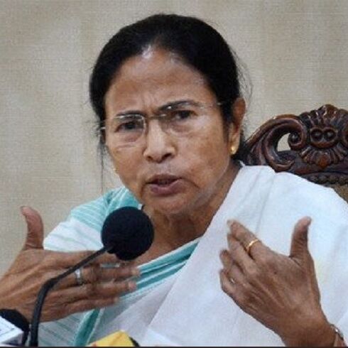 ममता बनर्जी को लेकर की गई आपत्तिजनक फेसबुक पोस्ट को लाइक करना पड़ा मंहगा