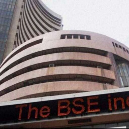 सेंसेक्स 100 अंक से ज्यादा गिरकर बंद, ओएनजीसी और एमएंडएम में हुई बिकवाली