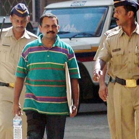 कर्नल पुरोहित ने SC में दायर की याचिका, सभी आरोप खारिज करने की मांग की