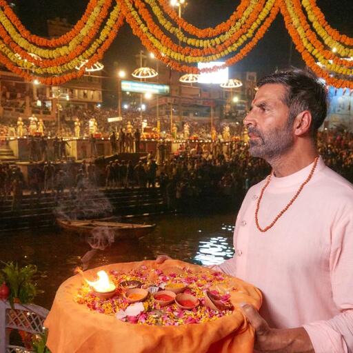 अक्षय कुमार ने सम्राट पृथ्वीराज की सफलता के लिए काशी में किया गंगा-पूजन