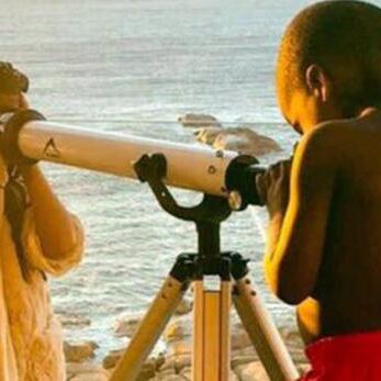 केपटाउन में हॉलीडे मना रहे हैं अक्षय, नितारा को मिला पुराना दोस्त