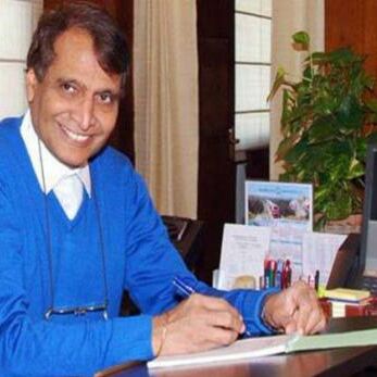 सुरेश प्रभु का ऐलान- बिजनेस को करना है आसान, नई औद्योगिक नीति की तैयार