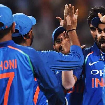 धोनी के बल्ले ने खोले गिनीज बुक ऑफ़ वर्ल्ड रिकार्ड्स के पन्ने, करोड़ों में हुई बिक्री