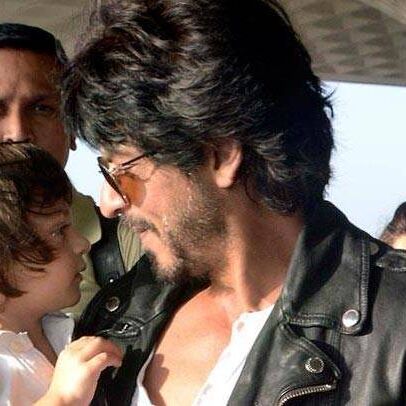 FATHERS DAY : नन्हे अबराम ने पापा शाहरुख को दिया ये प्यारा सा तोहफा