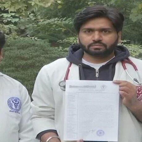 एम्स डॉक्टरों ने लिखा PM मोदी को खत- ...एक दिन तो गुजारिए सरकारी अस्पताल में