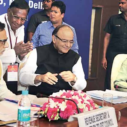 देश भर में जल्द सस्ती होगी शराब, GST काउंसिल की बैठक में होगा फैसला