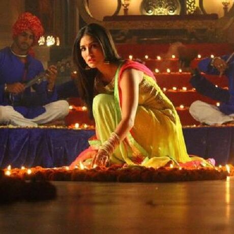 कर्नाटक के गृह मंत्री बोले- न्यू ईयर पर भरतनाट्यम करें सनी लियोनी