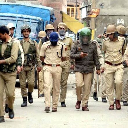 सतना: SC/ST एक्ट में संशोधन के विरोध के दौरान पुलिस ने जमकर भांजी लाठियां