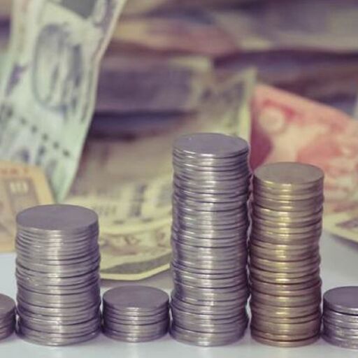 15 महीने के निचले स्तर पर पहुंचा रुपया, गिरावट का ये है बड़ा कारण