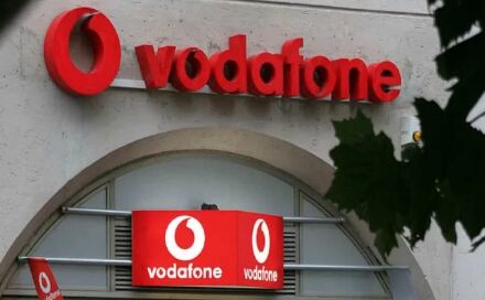 #बड़ी खुशखबरी: Jio GigaFiber लांचिंग से पहले वोडाफोन ने दिया 4 महीने फ्री इंटरनेट