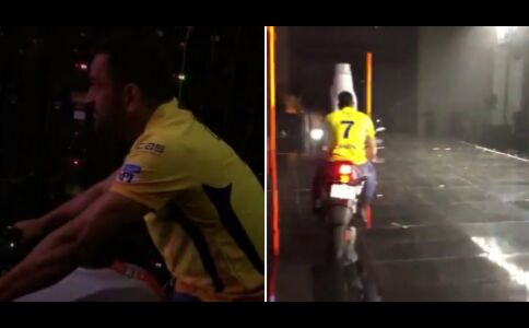 धोनी ने बाइक पर बैठकर ली एंट्री, स्टेज पर आते ही फैन्स हुए बेकाबू: VIDEO