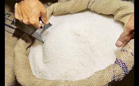 बड़ी खबर: 4 मई के बाद और कड़वी हो जाएगी चीनी, 50 रुपये के पार जा सकती हैं कीमतें