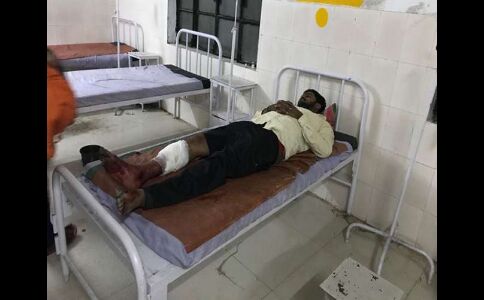 पुलिस ने सीतापुर में चार तथा बलरामपुर में एक बदमाश पकड़ा