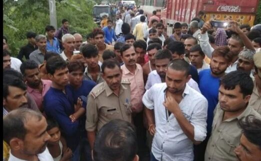 आजमगढ़ में करेंट लगने से पिता-पुत्र की मौत, ऐसे हुआ ये दर्दनाक हादसा आजमगढ़ में करेंट लगने से पिता-पुत्र की मौत, ऐसे हुआ ये दर्दनाक हादसा