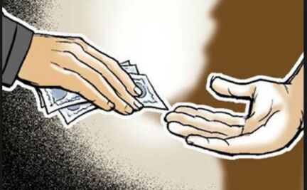यूपीः थाने में डेढ़ लाख रुपये तय हुई किशोरी की आबरू की कीमत, एक आरोपी गिरफ्तार यूपीः थाने में डेढ़ लाख रुपये तय हुई किशोरी की आबरू की कीमत, एक आरोपी गिरफ्तार