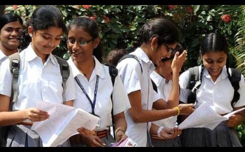 CBSE पेपर लीकः दिल्ली-NCR में कई जगह छापेमारी, इन पर उठे सवाल