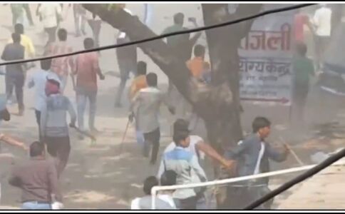 भारत बंद: हिंसा की आग में झुलसा पूरा देश, ग्वालियर-मुरैना में 4 लोगों की मौत