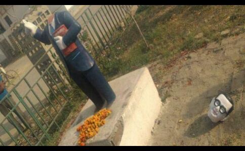 UP के इलाहाबाद में उपद्रवियों ने देर रात अंबेडकर की प्रतिमा तोड़ी