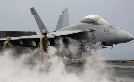 ईंधन भरने के दौरान दो अमेरिकी विमान जापान में दुर्घटनाग्रस्त, 6 नौसैनिक लापता